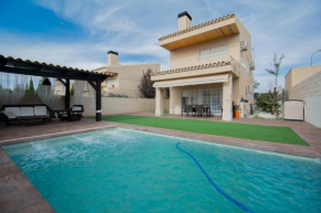 Villa hoyo 7-NIEVE -CAMPO DE GOLF,PLAYA CERCANA